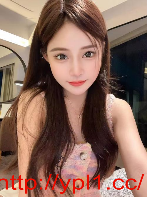 清纯肤白大胸女友