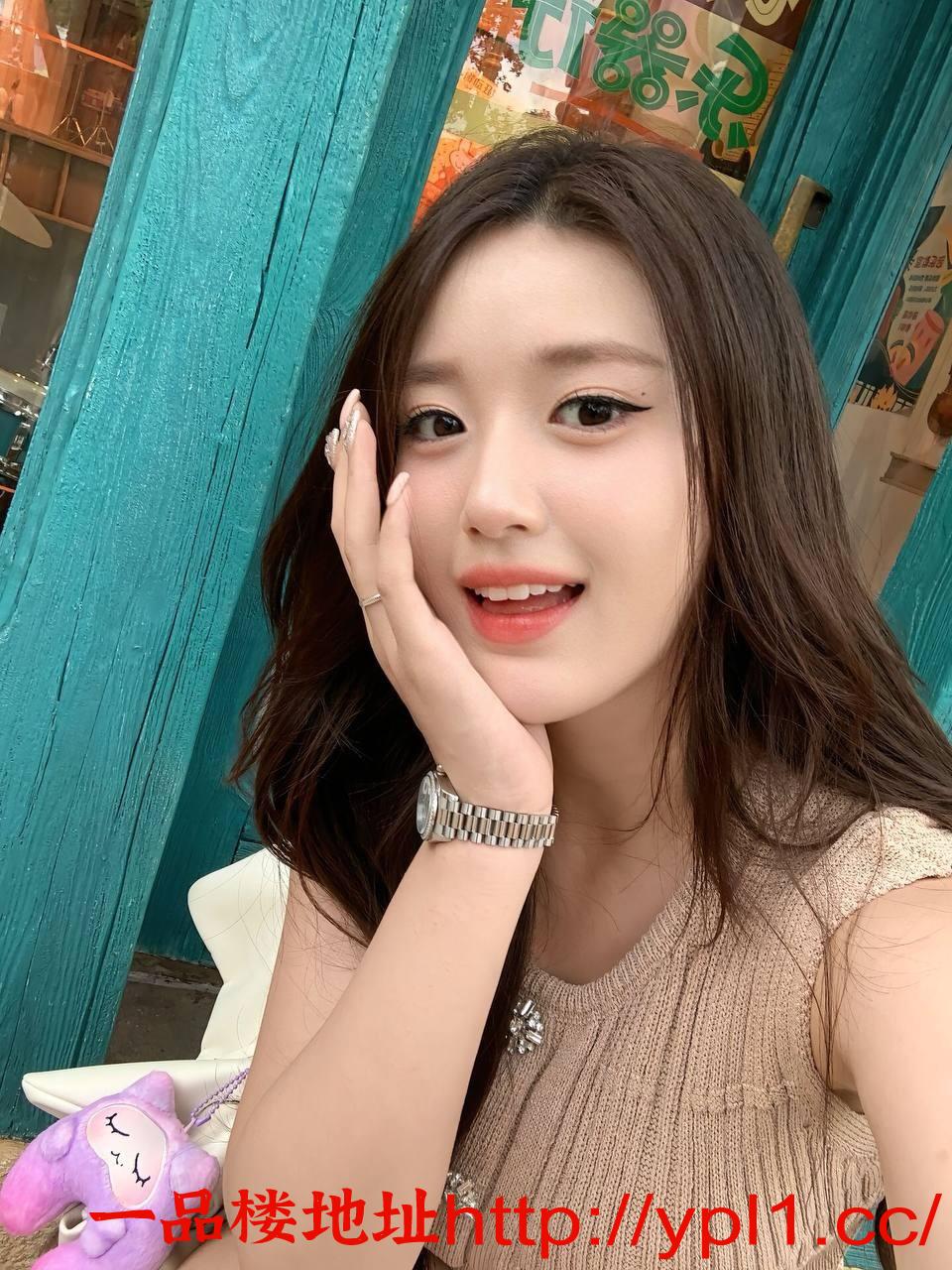 南湖粉嫩水多可爱清纯嫩妹