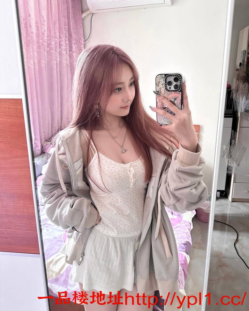 骚白小妹鲍鱼粉会喷水