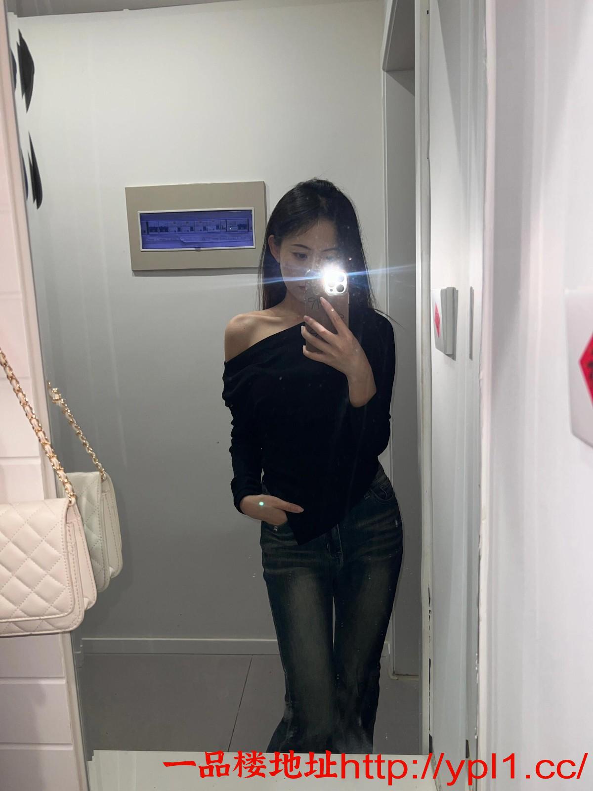 妩媚小妞性瘾有点大 (可外出)