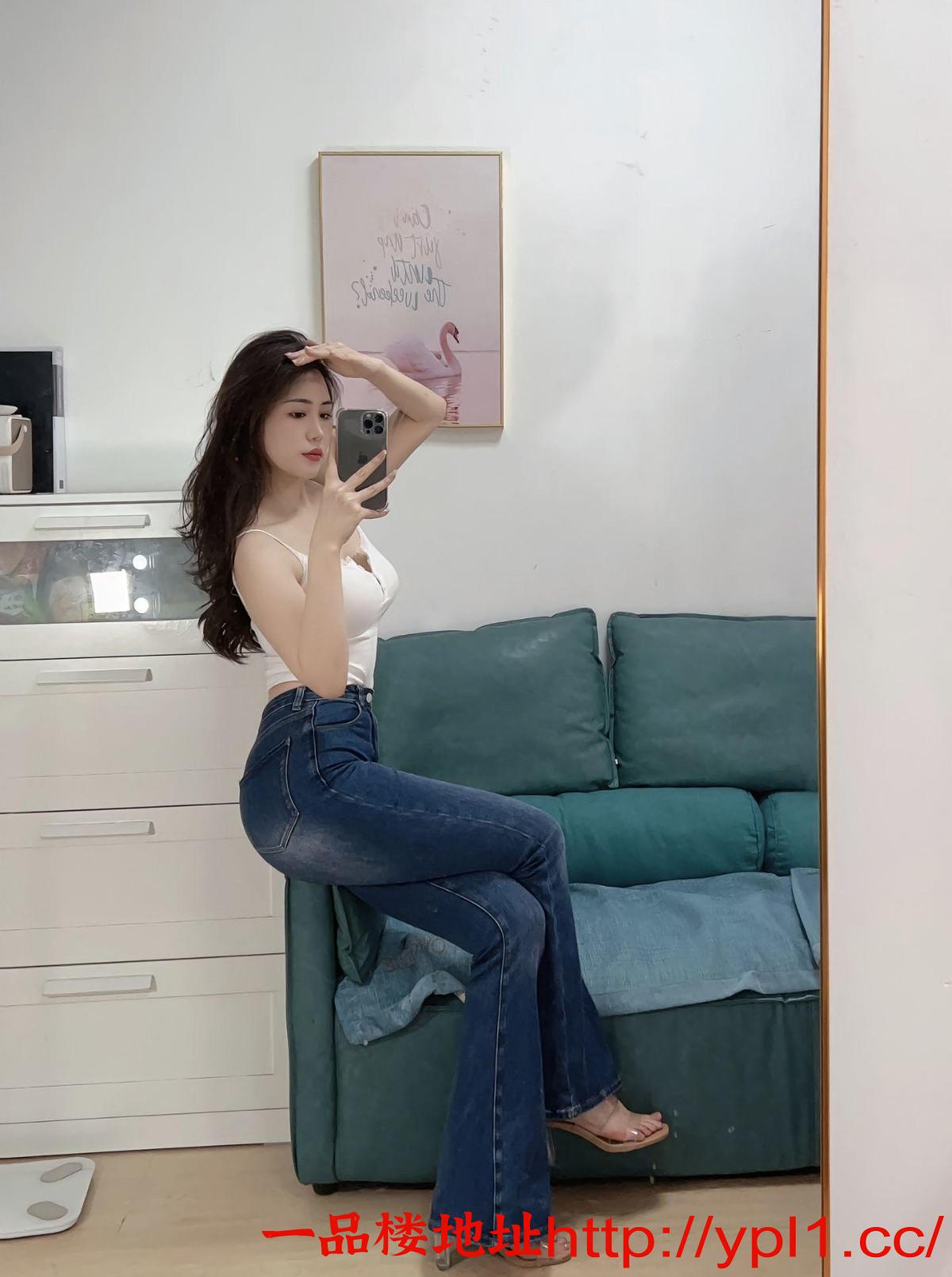 北京肤白纯欲颜值嫩妹