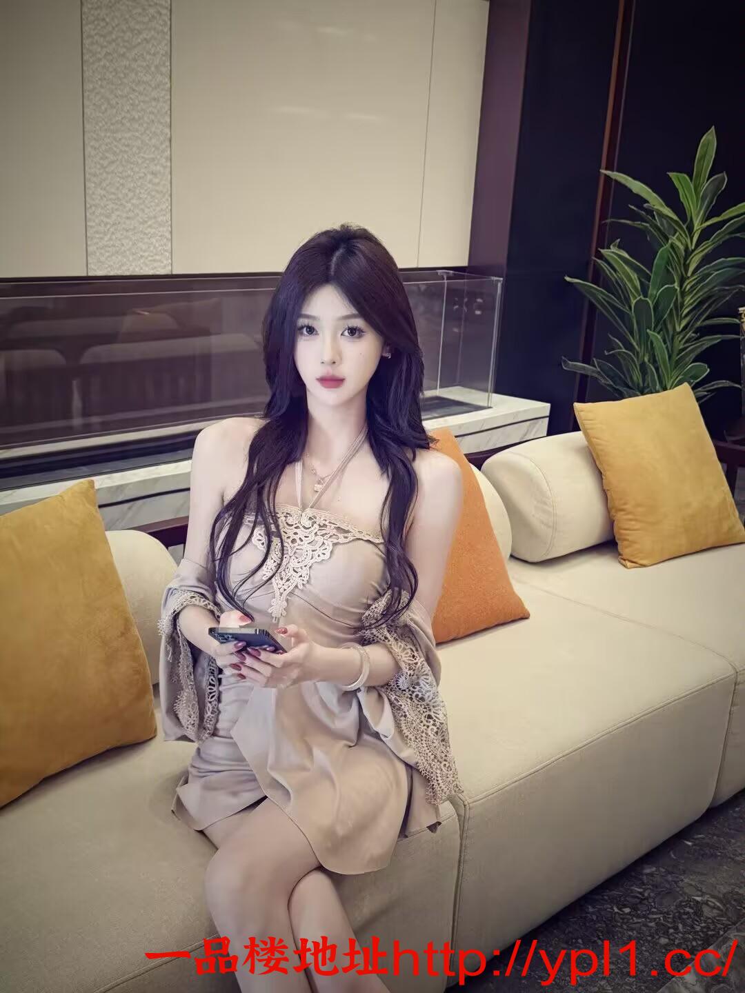 前凸后翘辣妹嫩穴包裹感强烈