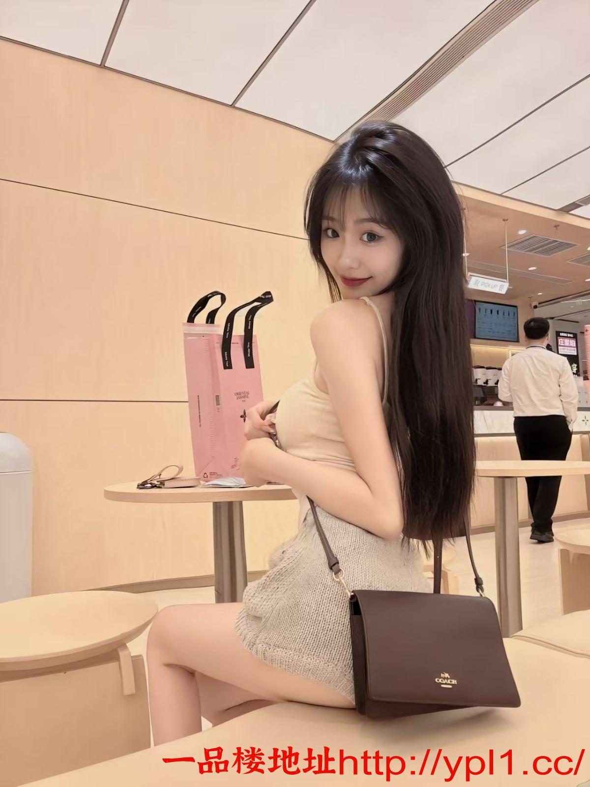 白嫩炮架水多多妹妹