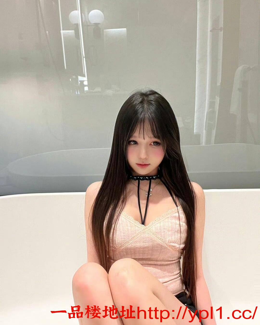 前凸后翘蕾丝小姐姐