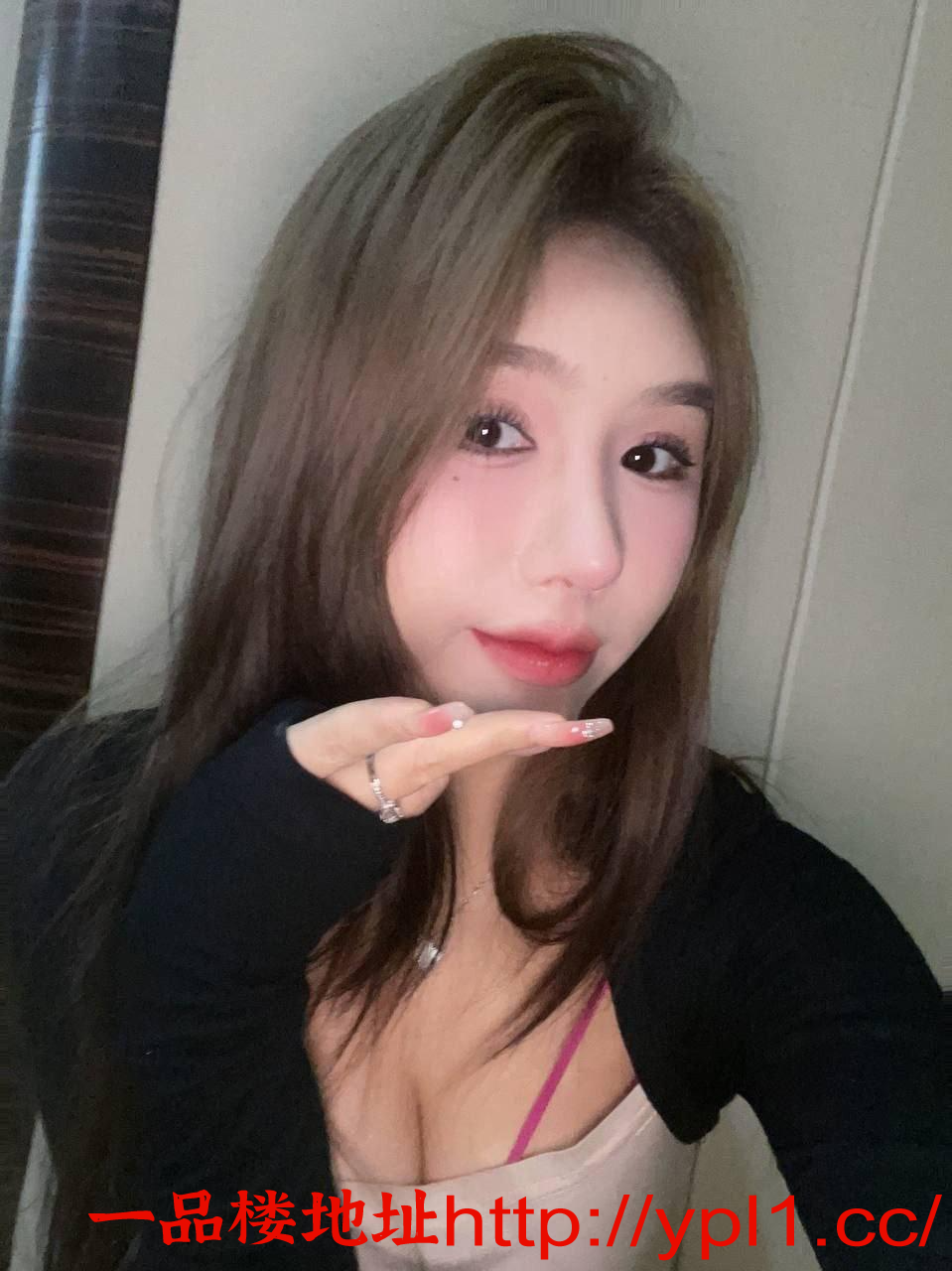 粉嫩白虎妹，操完意犹未尽