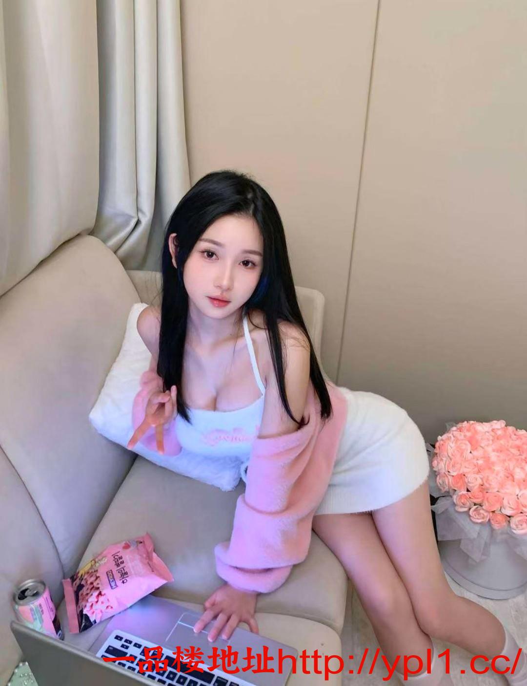 年轻骚妹叫声销魂玩得开