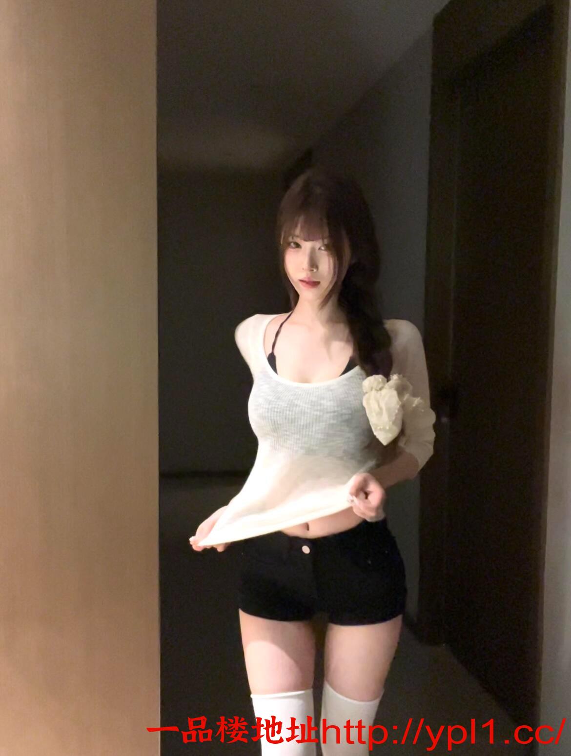 02年粉嫩逼紧水多 招招出水