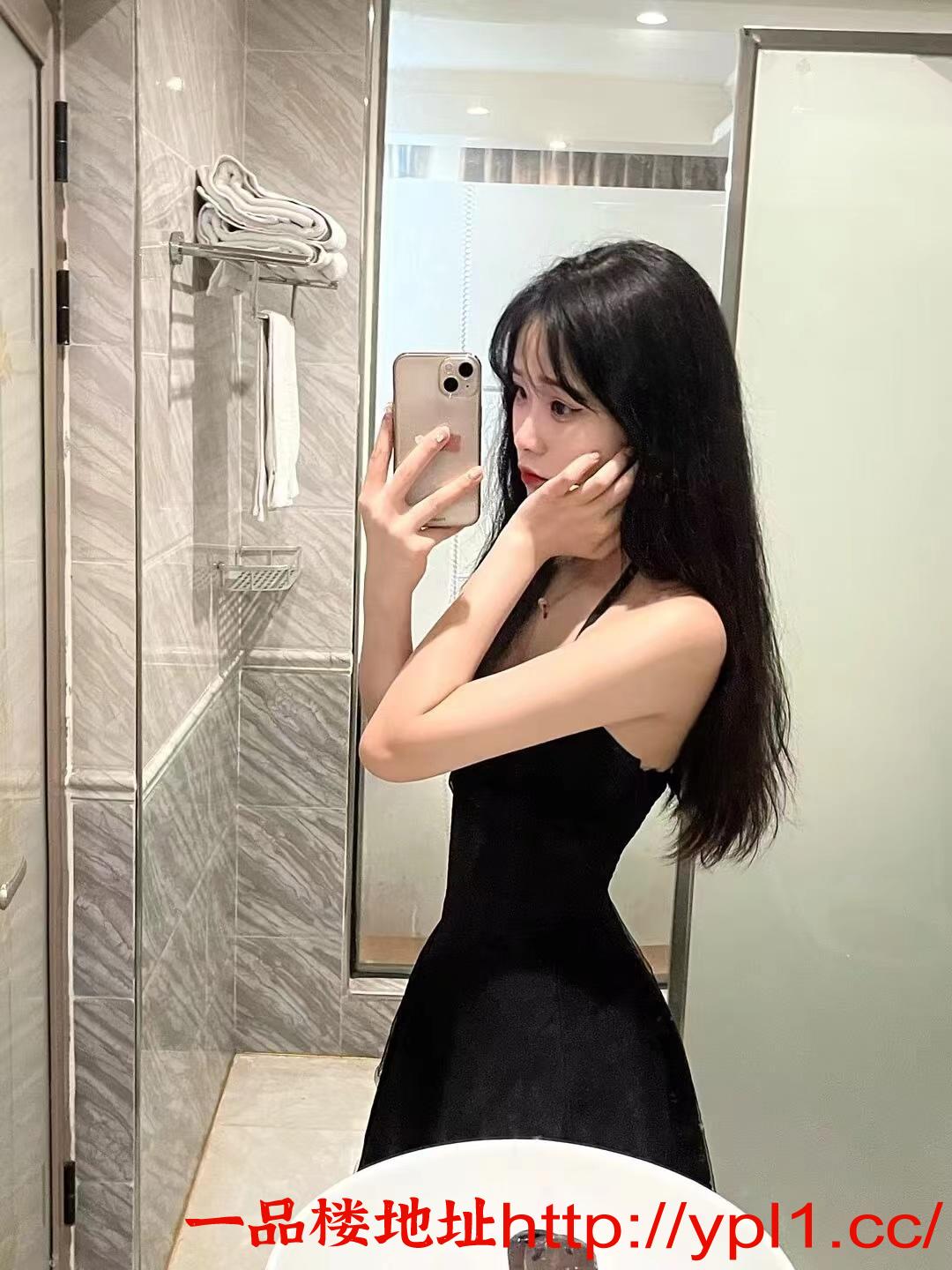 南湖白皙纯欲多汁嫩妹