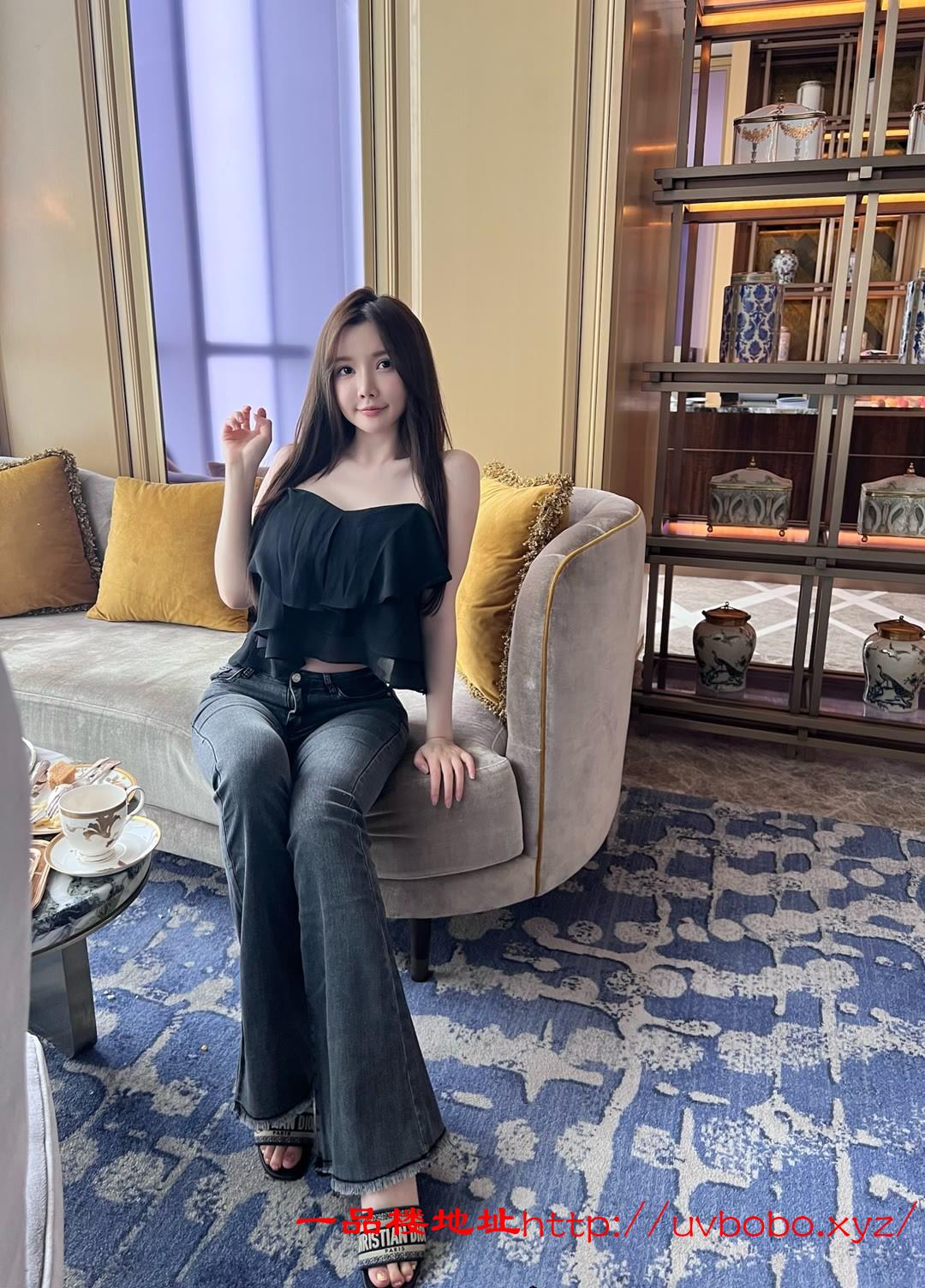 莲池骚浪大奶小姐姐非常色