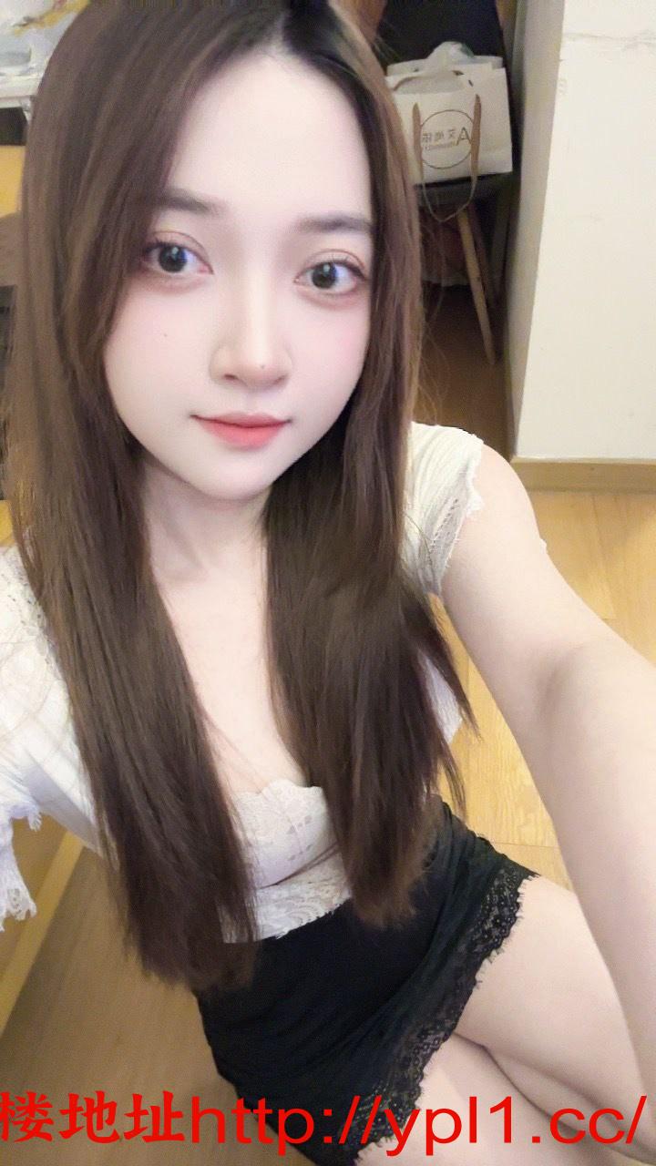 妹子刚做不久水多粉逼 两炮干的刺激