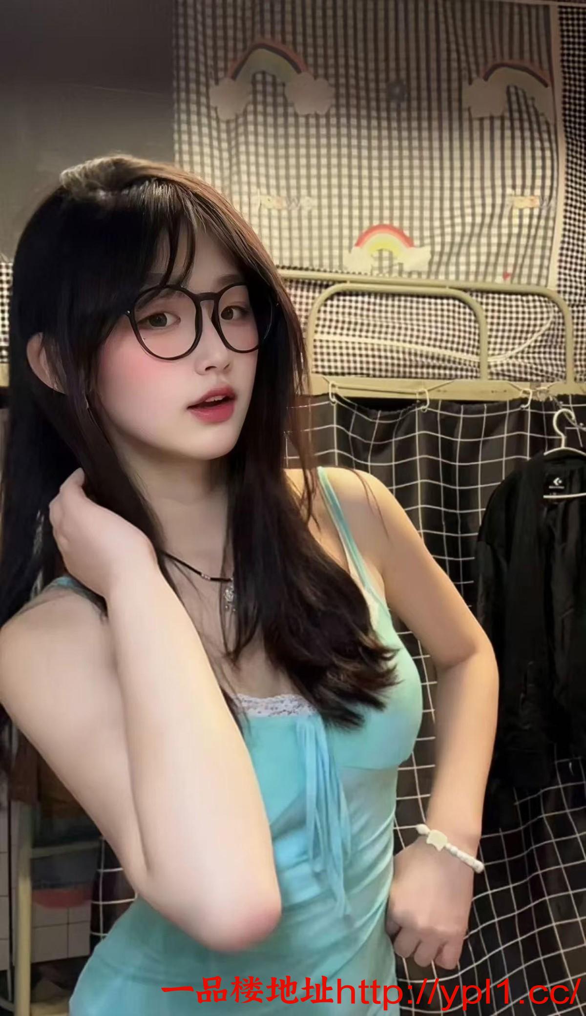 刚下海兼职娇羞小妹