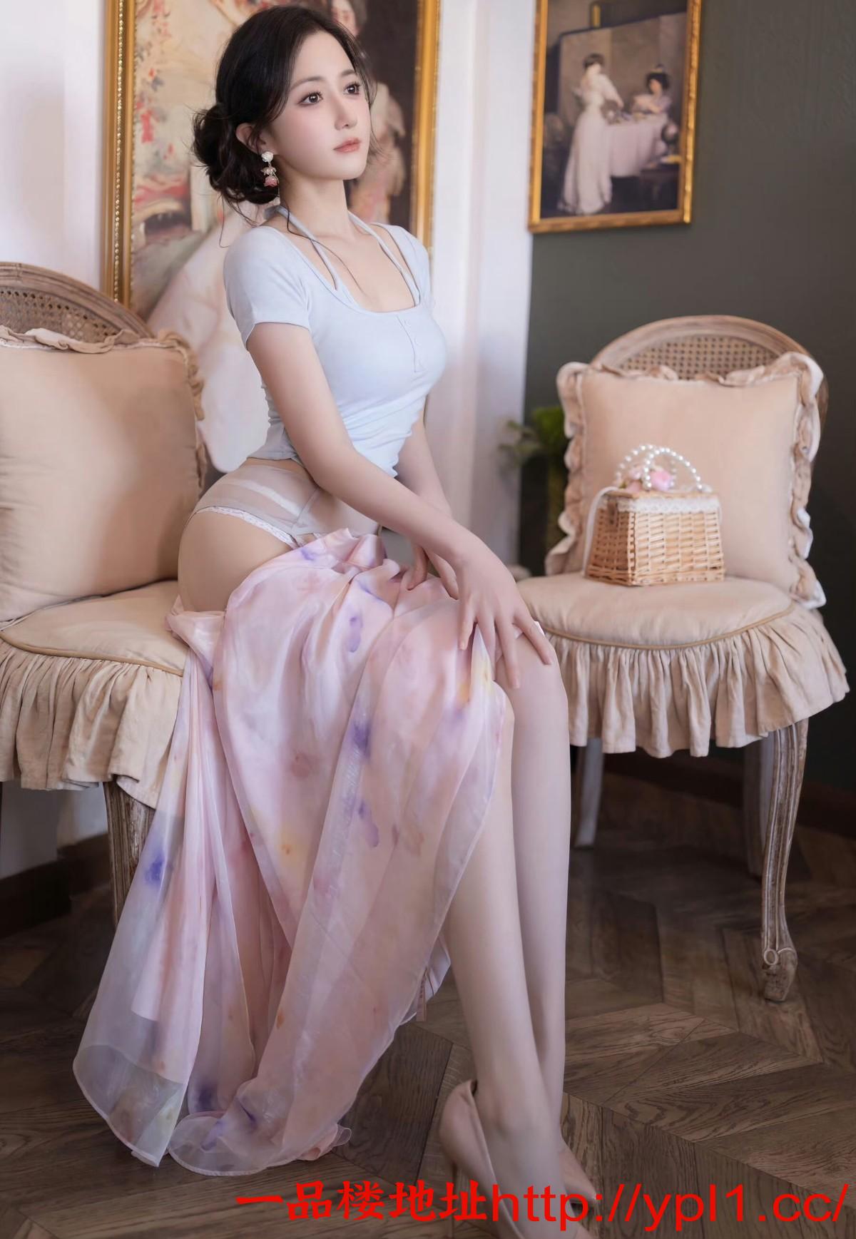 兼职小仙女肤白光滑，鲍鱼粉嫩多汁