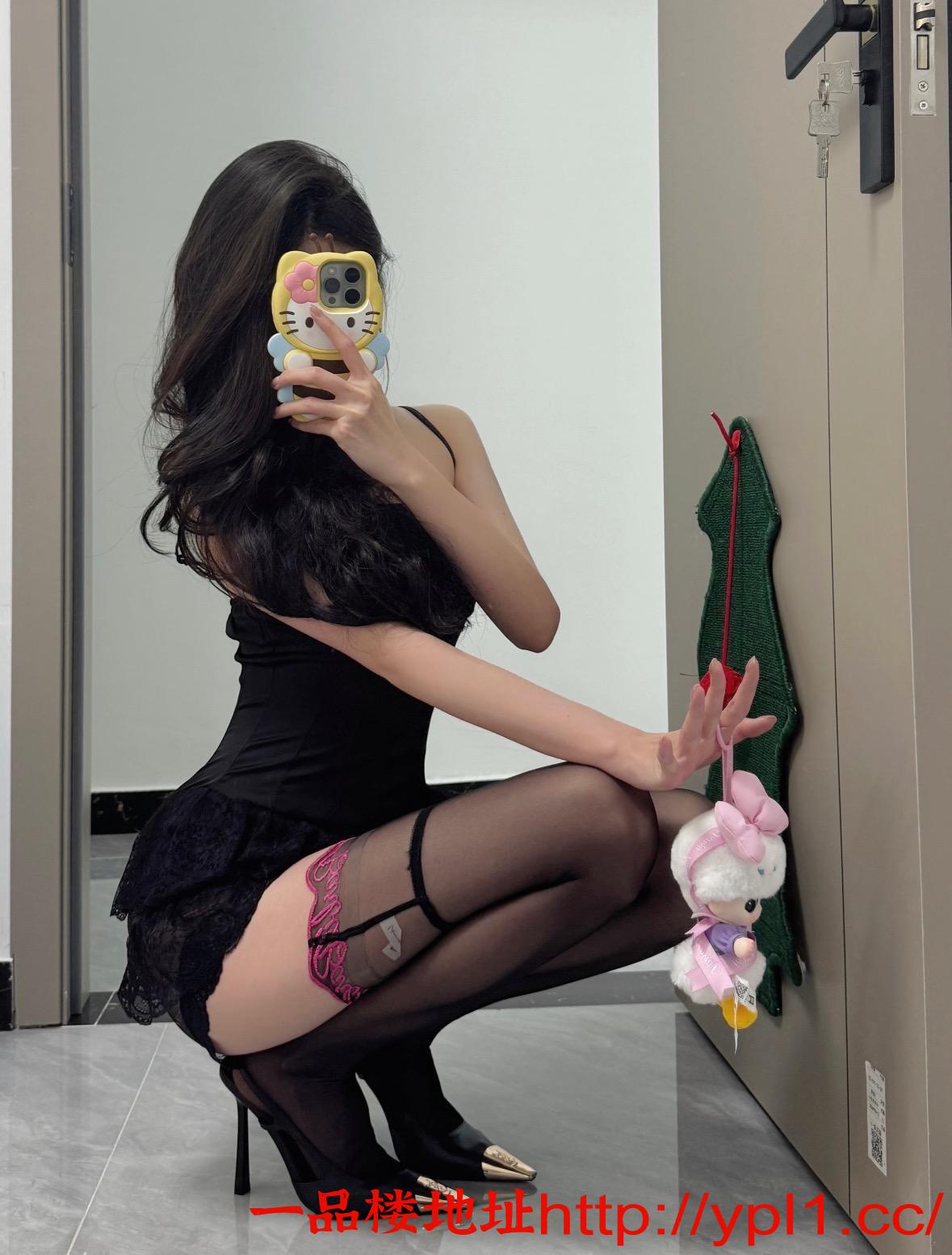 刚被开发的小骚妹，床上功夫好，一摸就湿