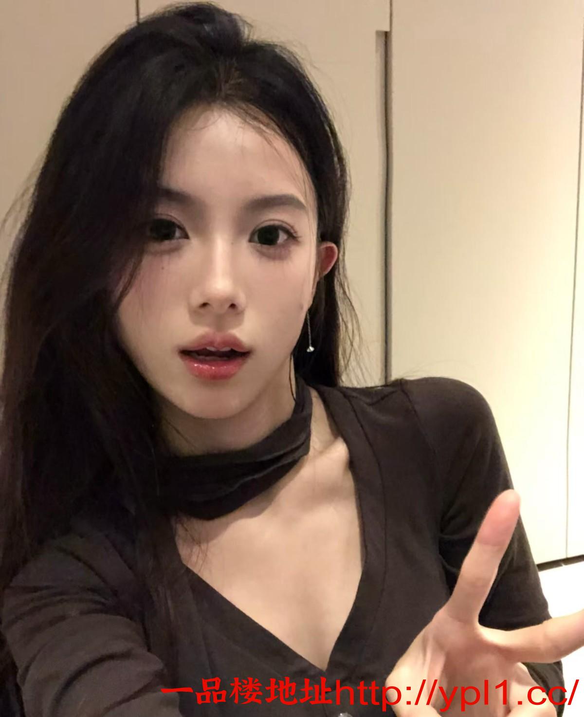 想不到遇到个妙龄女孩，还是温柔清秀型的