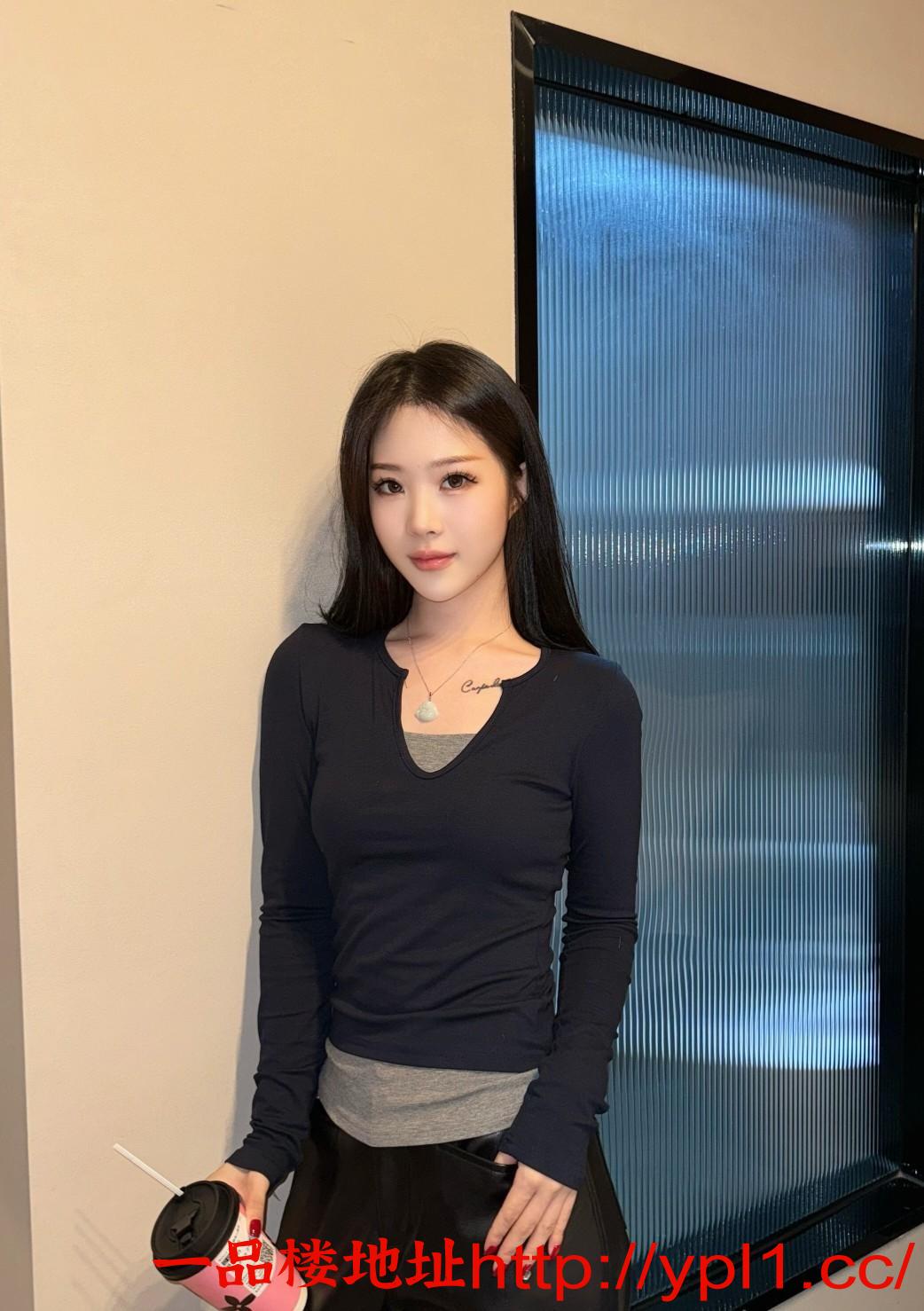 兼职瑜伽老师身材S蜜桃臀被迫刚下海