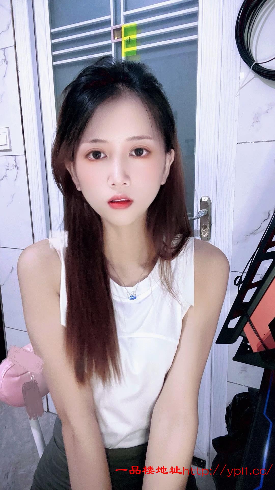 文静美人淫水湿床单，清纯可爱情人系