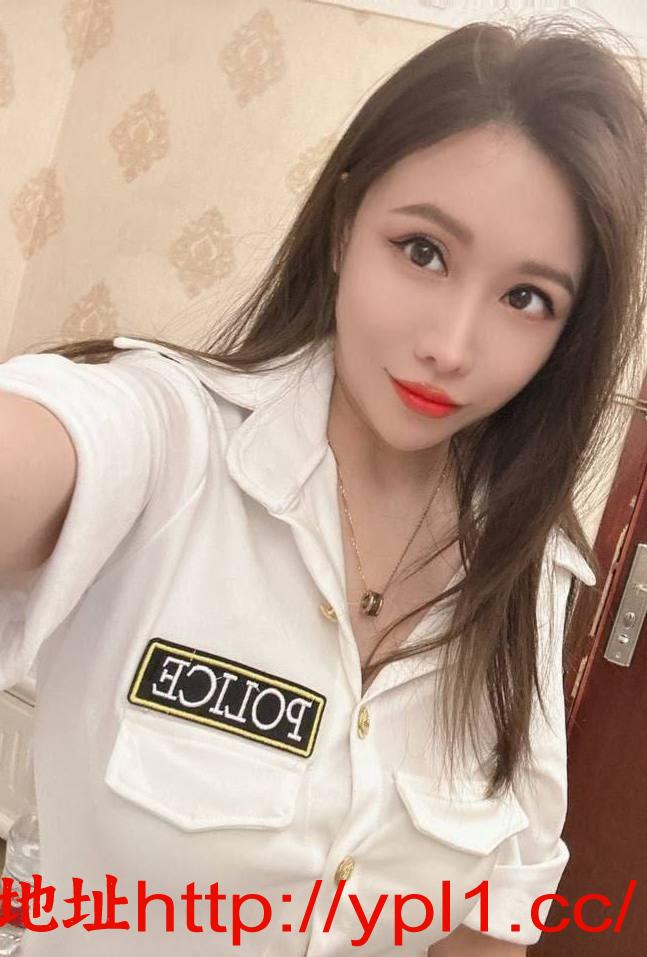 姿势配合很好的妹子