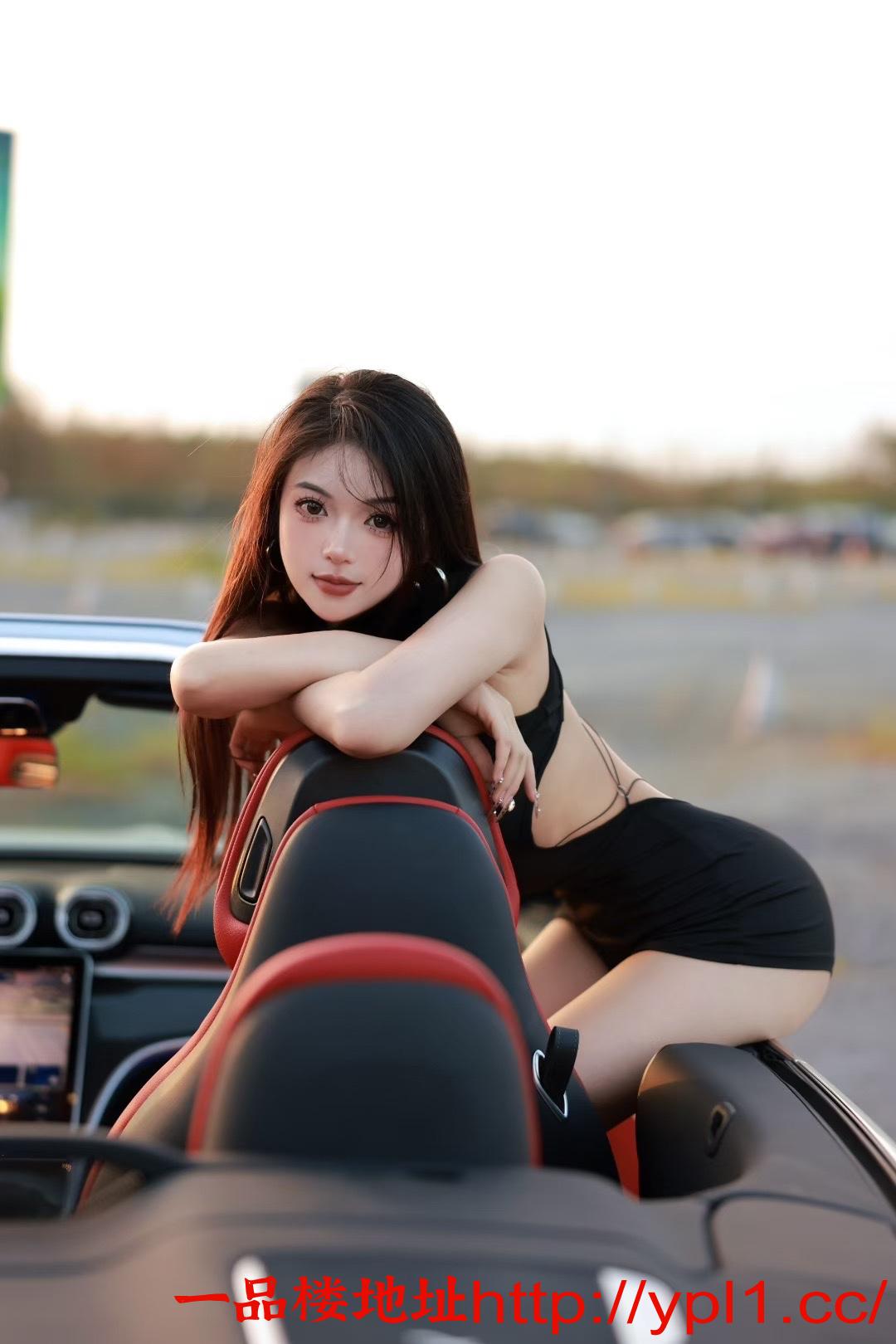 极品刚毕业的学生妹S型身材