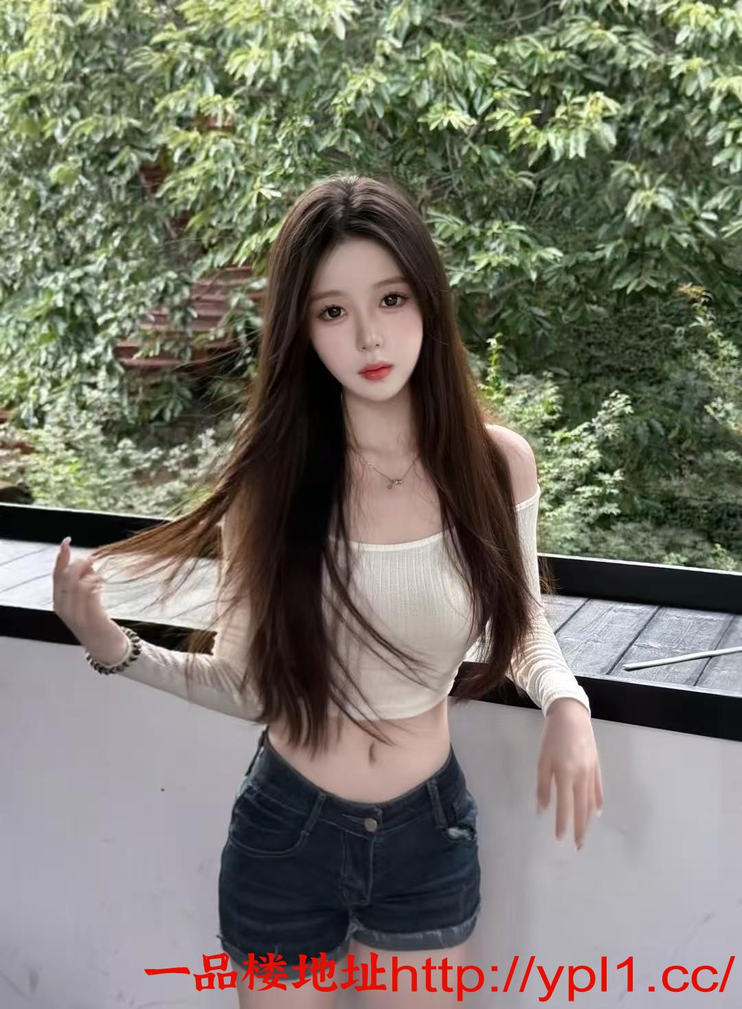 翘臀紧致多水白虎鲍鱼妹妹（已验证真人）