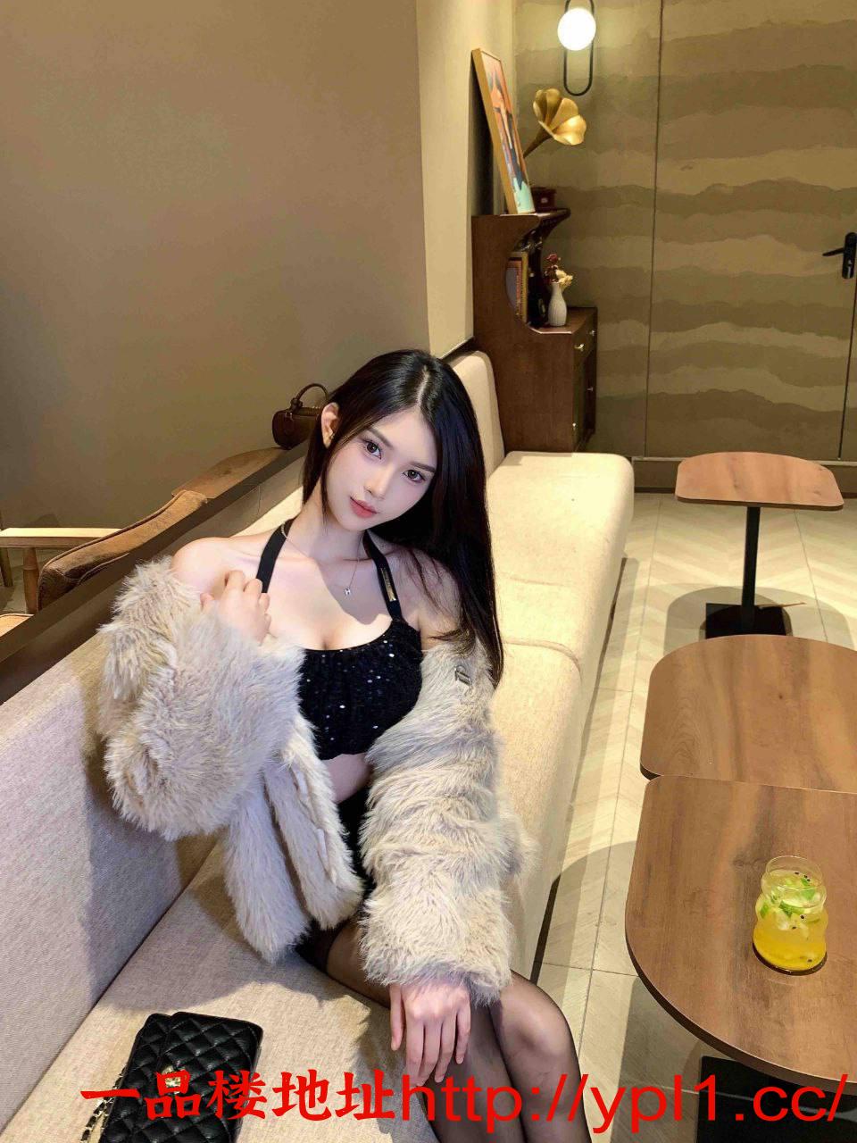 会舔骚货性感妹妹