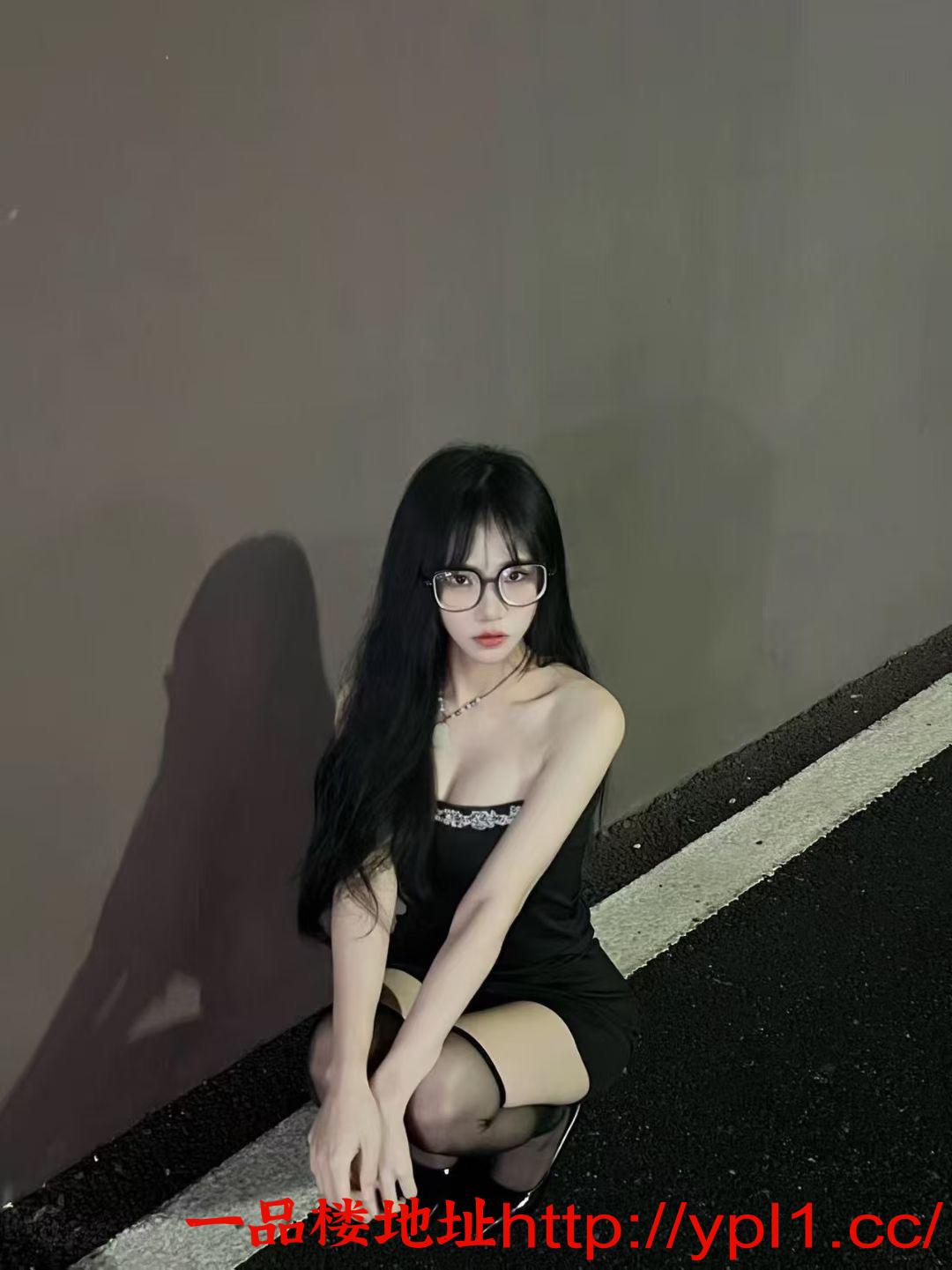 水多奶大粉b御姐