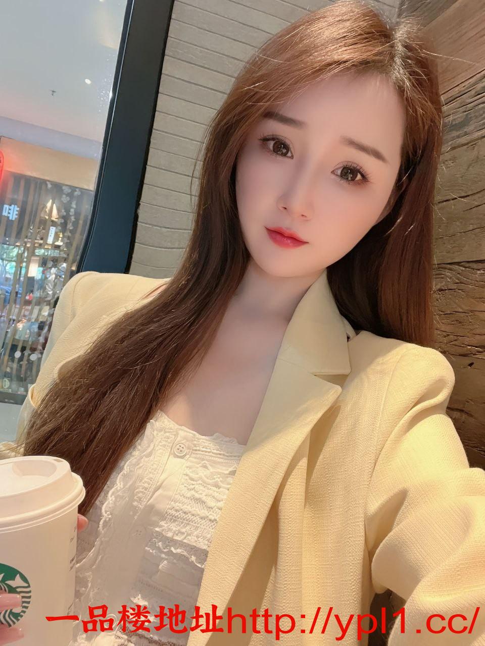 两大奶子看着诱人，敏感体质高潮喊老公