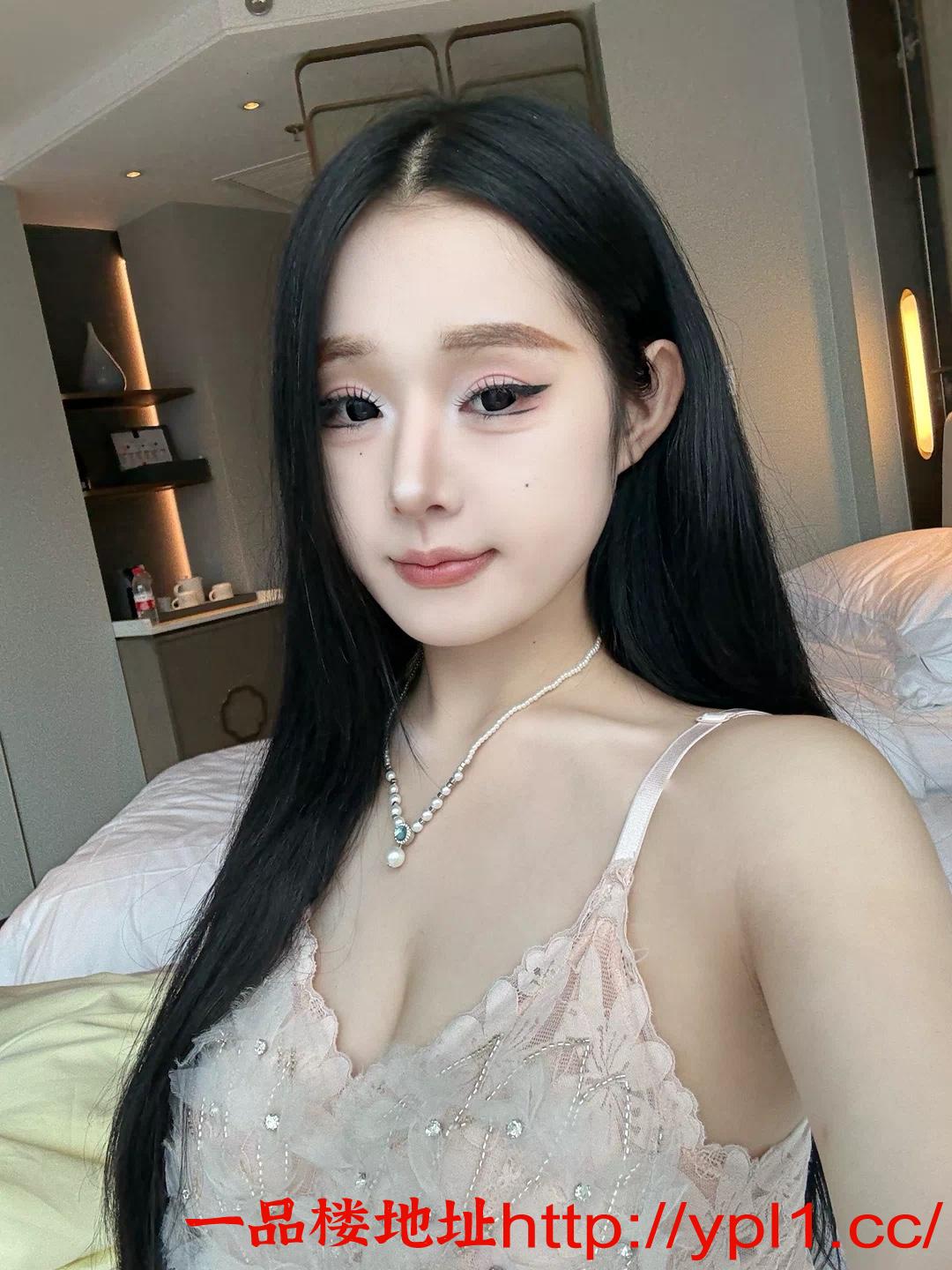 大奶极品性感辣妹