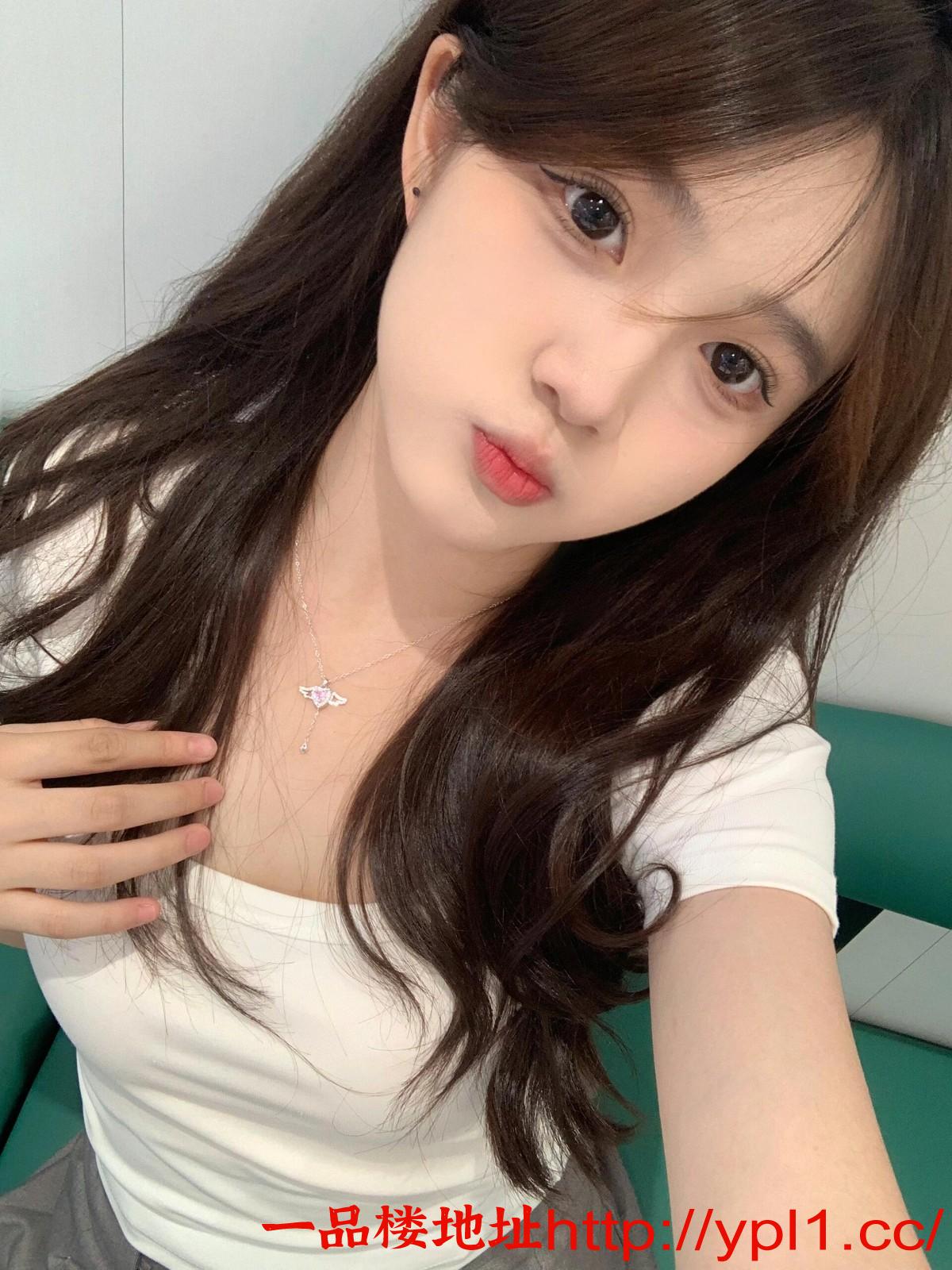 大胸粉嫩鲍鱼小妹(可外出)