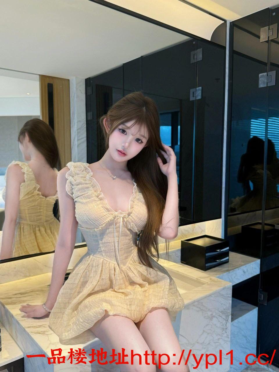 制服风骚老师易高潮喷水