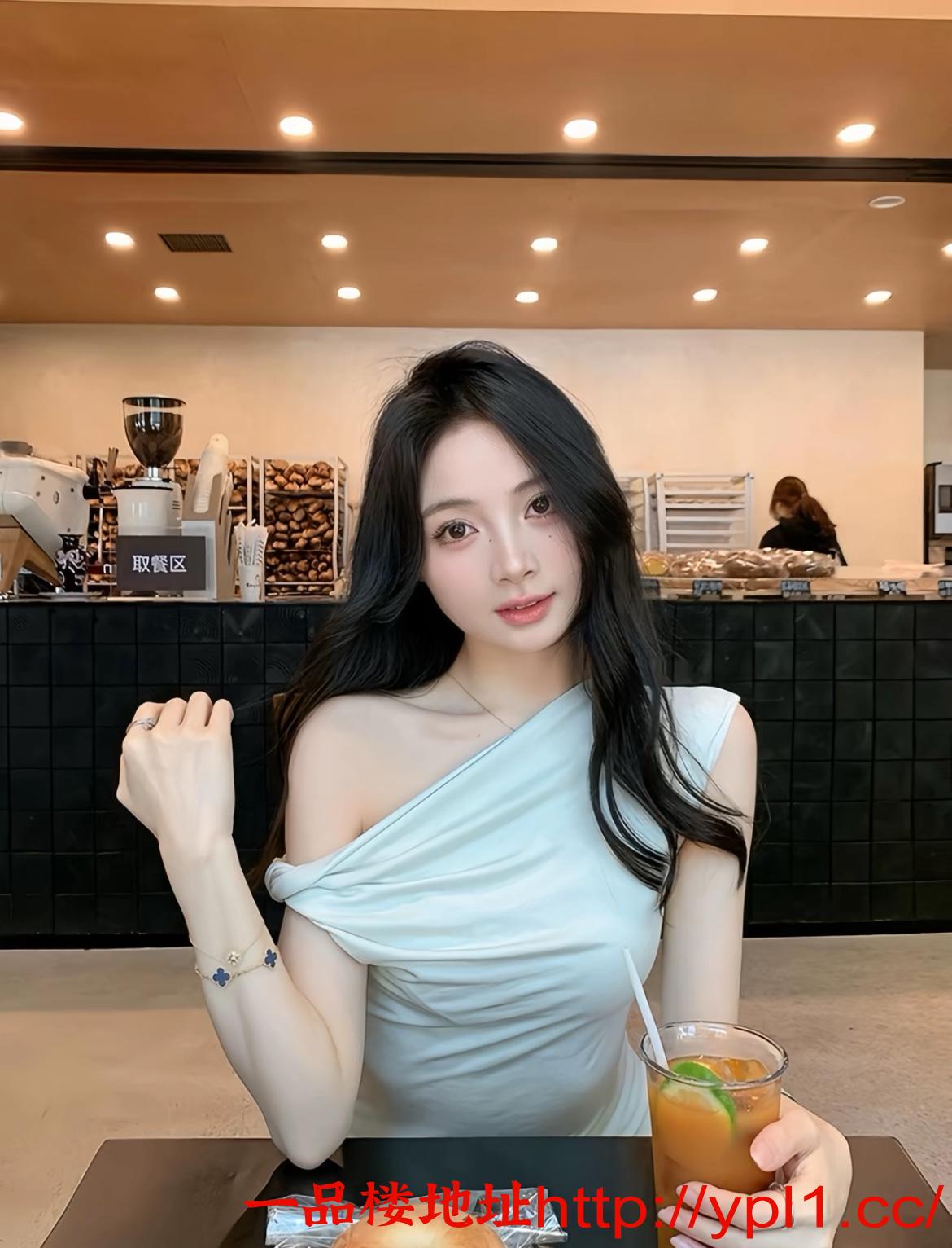 体香迷人咪咪尺寸相当饱满简直让人流连忘返