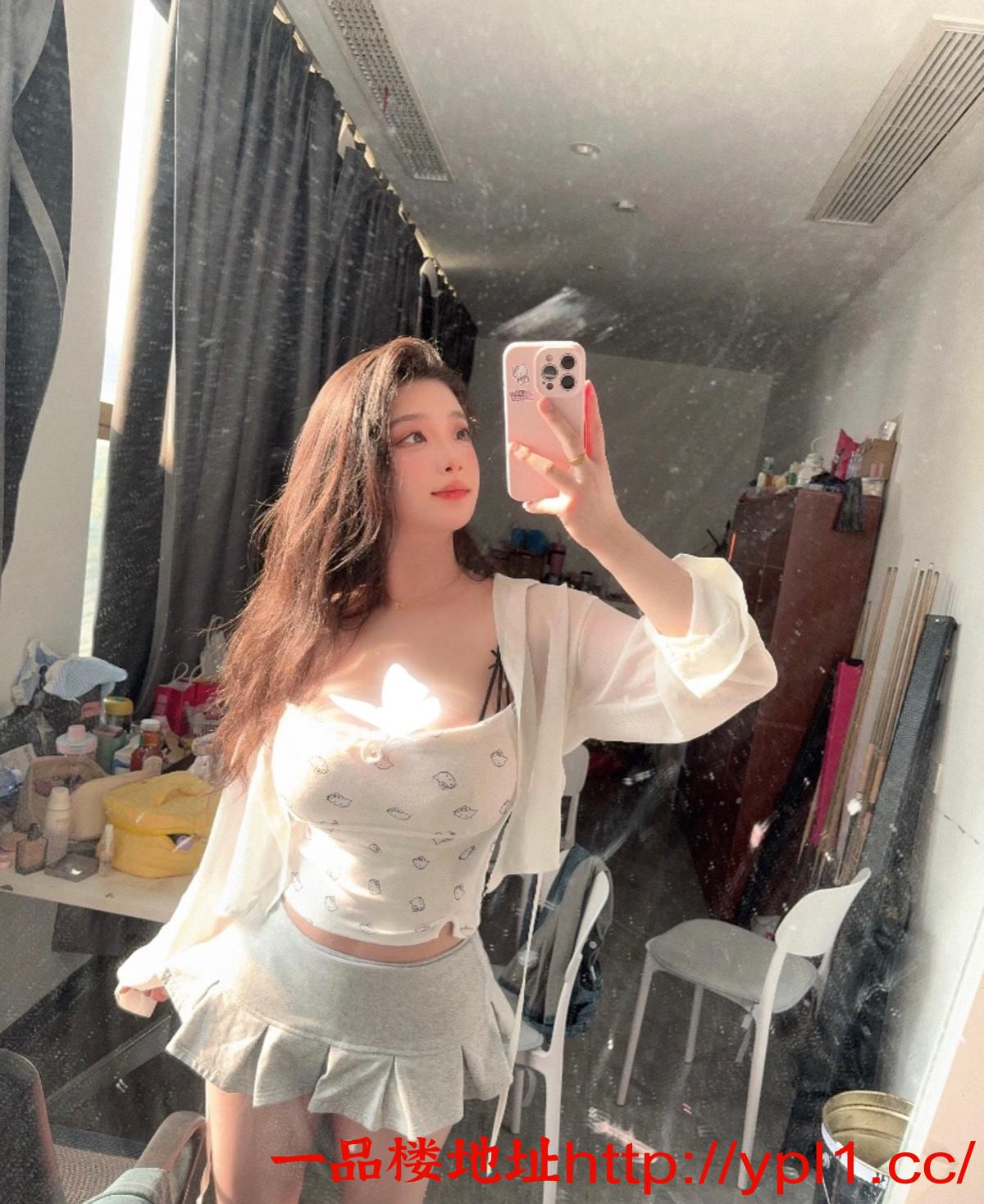 身材高挑不胖，服务不错的大胸美女