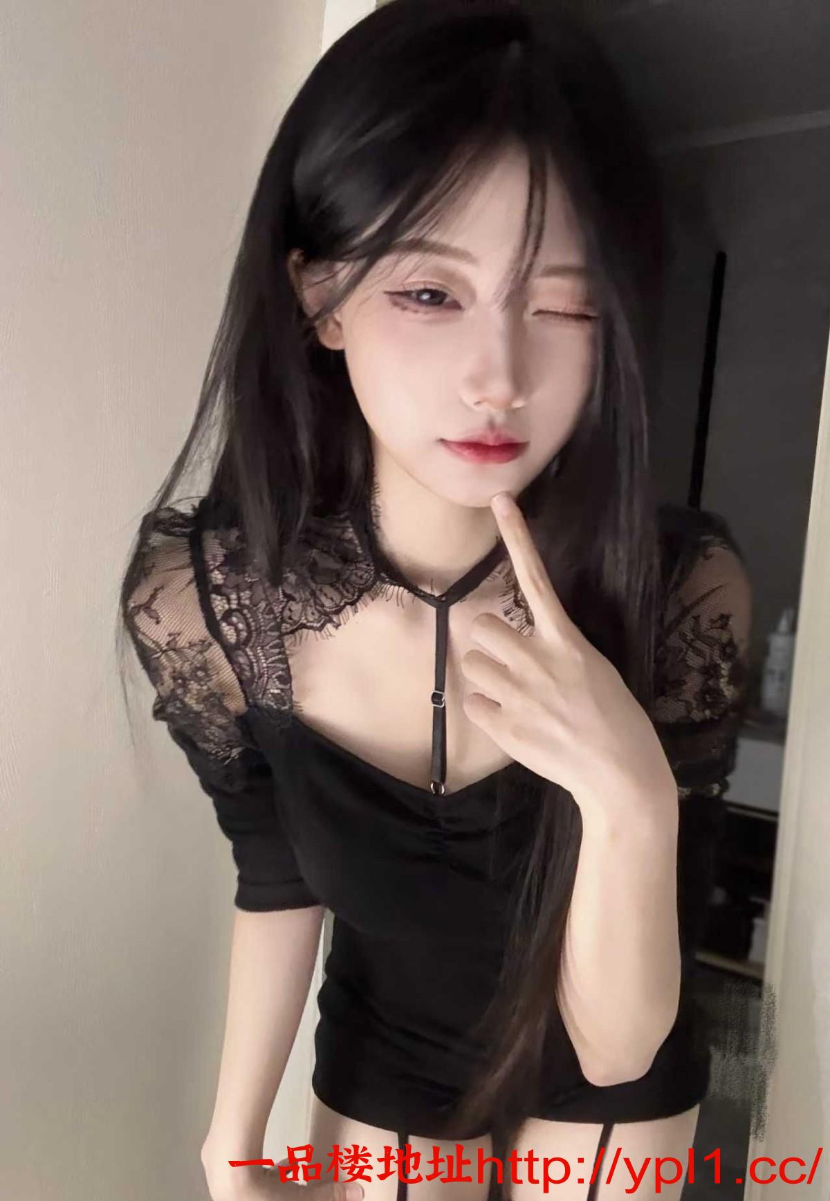 闷骚反差小姐姐