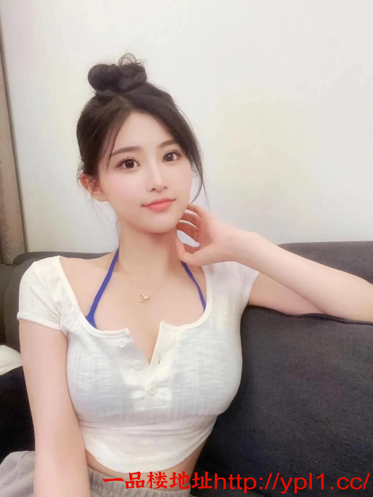 极品气质美女车灯非常大