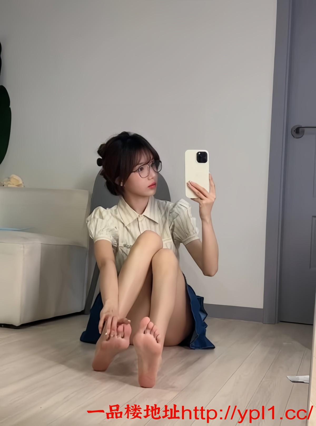 分享兼职嫩妹 完美身材粉嫩多汁会夹会舔意犹未尽(可外出)