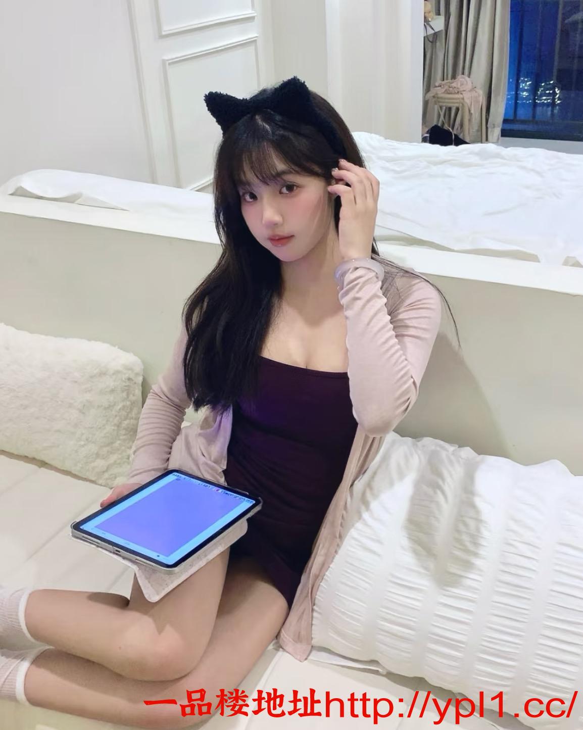 MM热情奔放，身材黄金比例，逼紧小喷泉全程配合