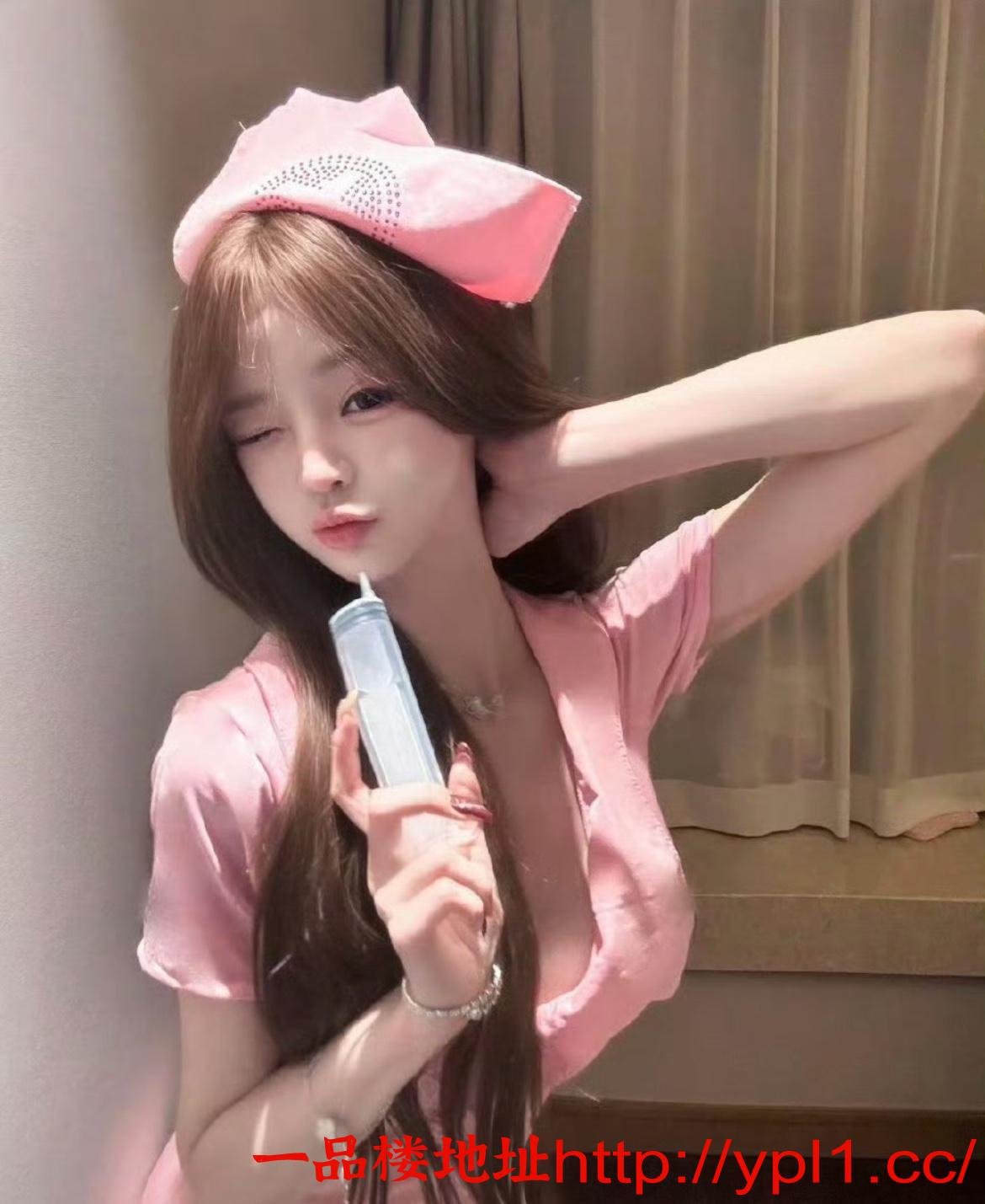 甜美小妹魔鬼身材超性感兼职