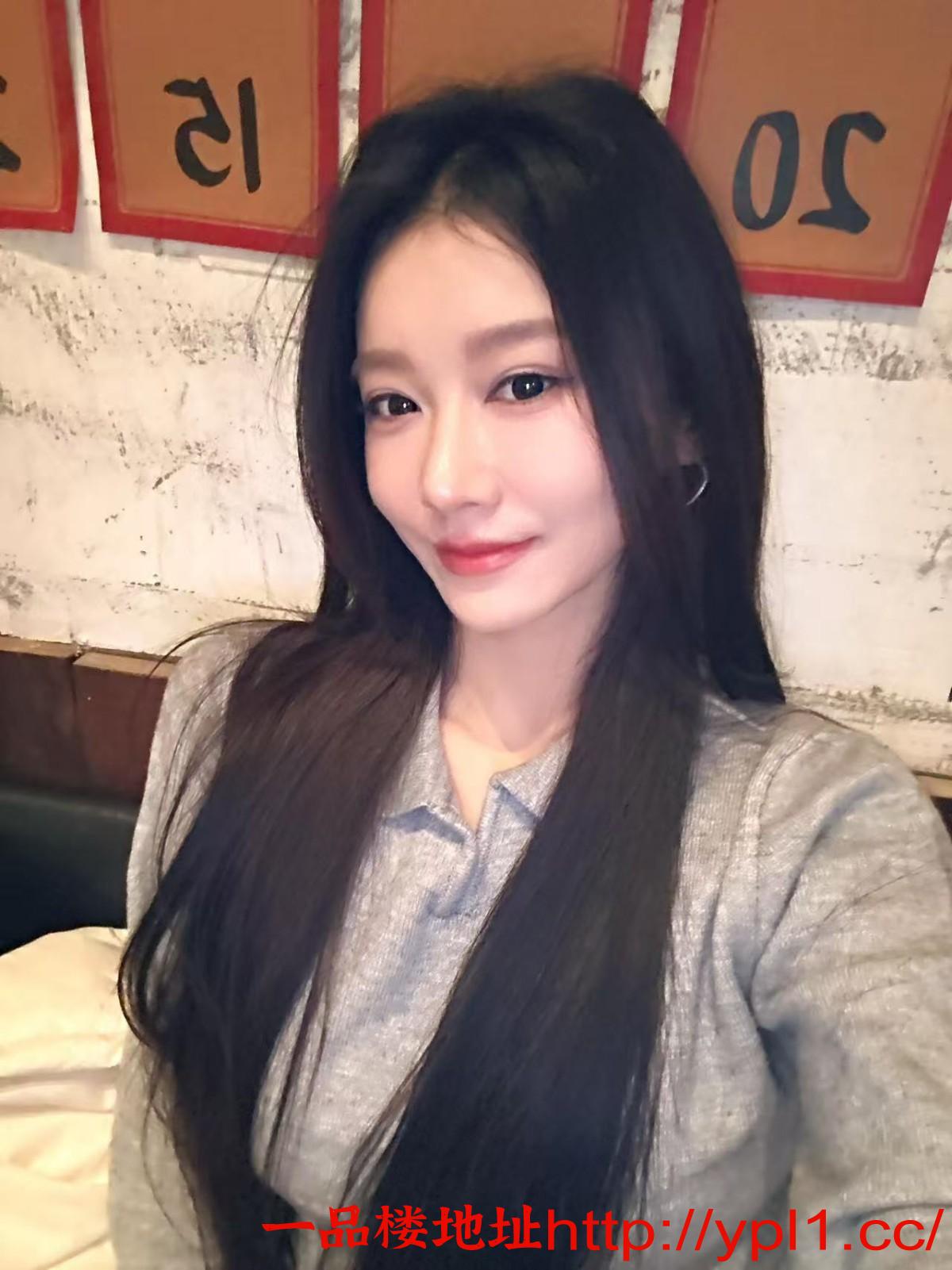 反差包臀离异白虎少妇可情趣装