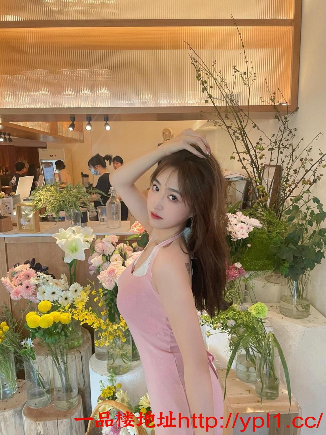 初次体验瑜伽身材S蜜桃臀