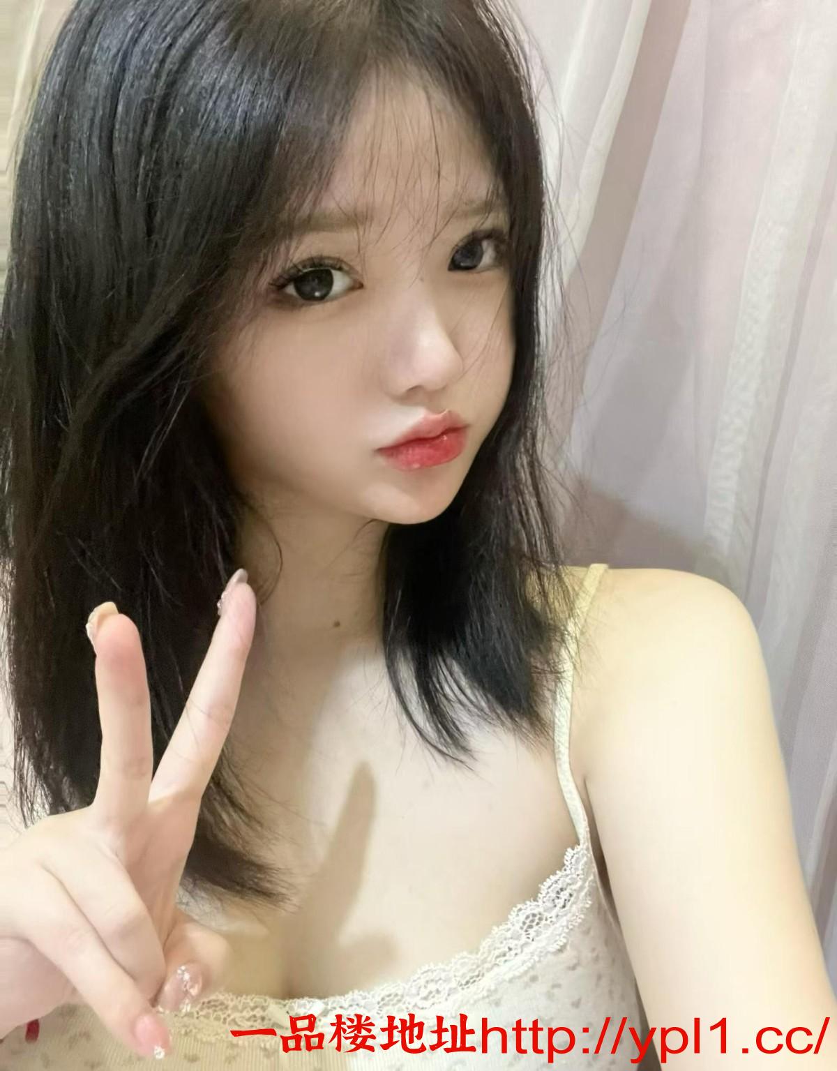 校园清纯大奶美女粉嫩紧凑湿润好多汁