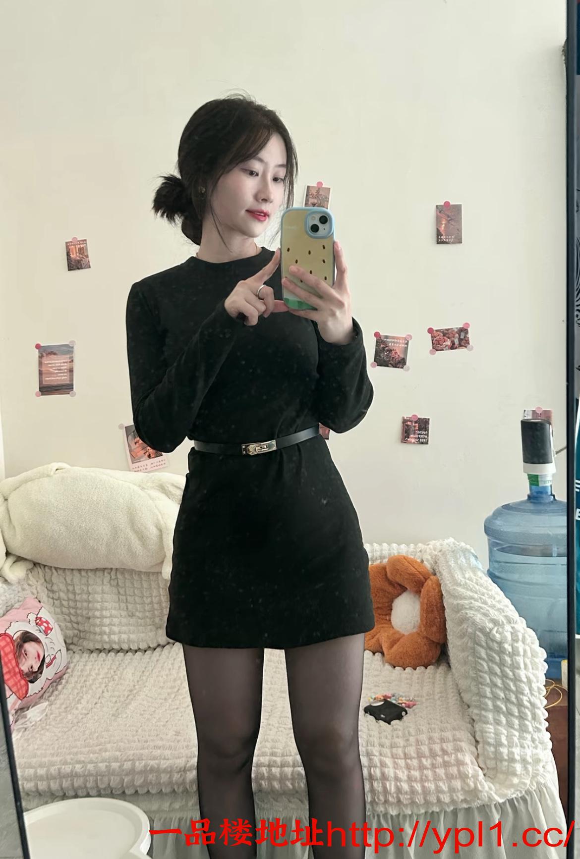 长相清甜实则是个骚货 逼逼很多水