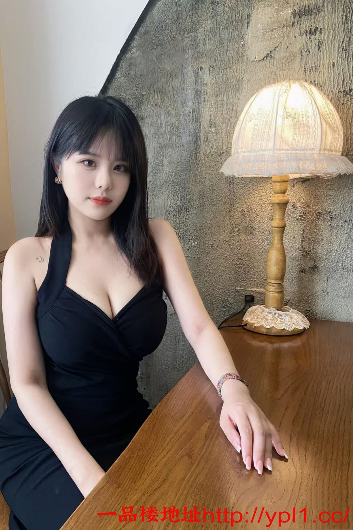 性感粉嫩小淫逼