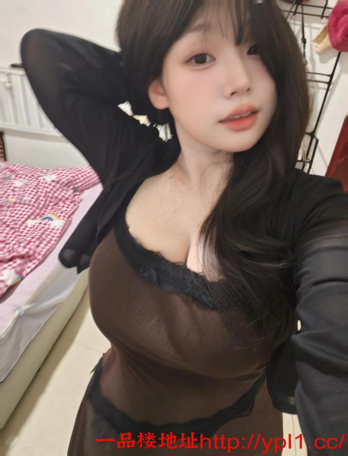 细腰美臀巨乳女神