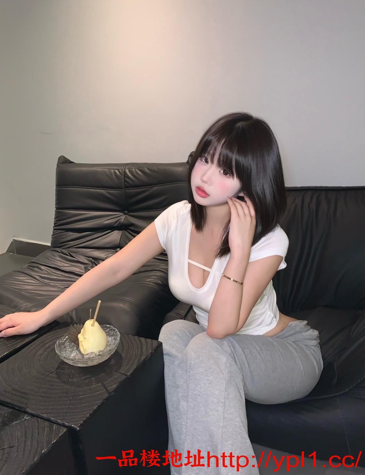 性感尤物大胸妹水嫩多汁服务好懂配合