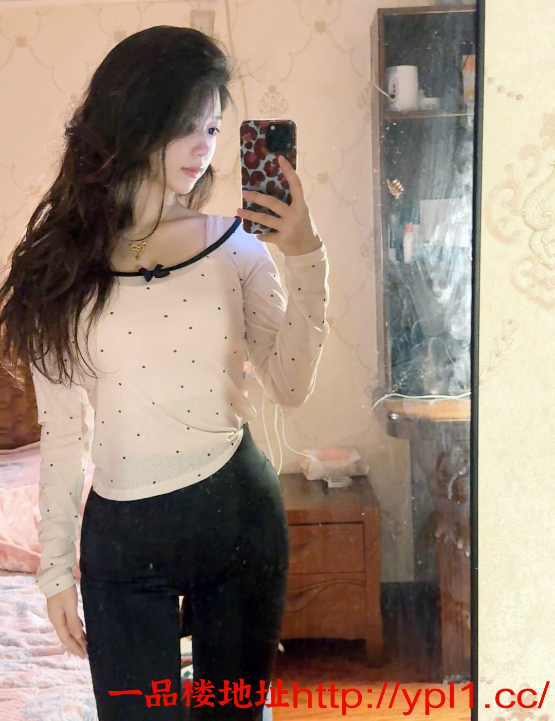 南湖性感紧逼粉嫩多汁风骚妹