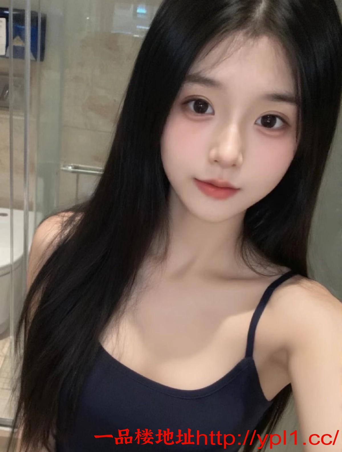 妹子大圆胸蜜桃臀逼紧很会夹