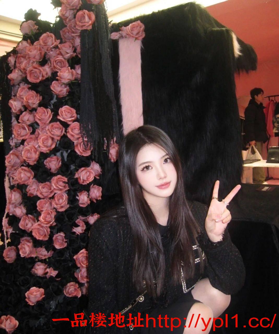 性感开放 玩的开性感服务型女孩