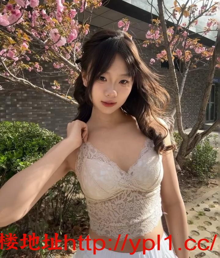 温柔体贴服务一流，性感爆乳，紧B水多（可外出）