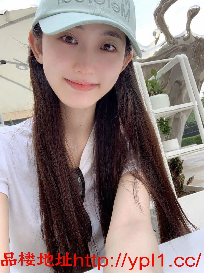 丰满风骚小少妇，刚毕业大学生妹