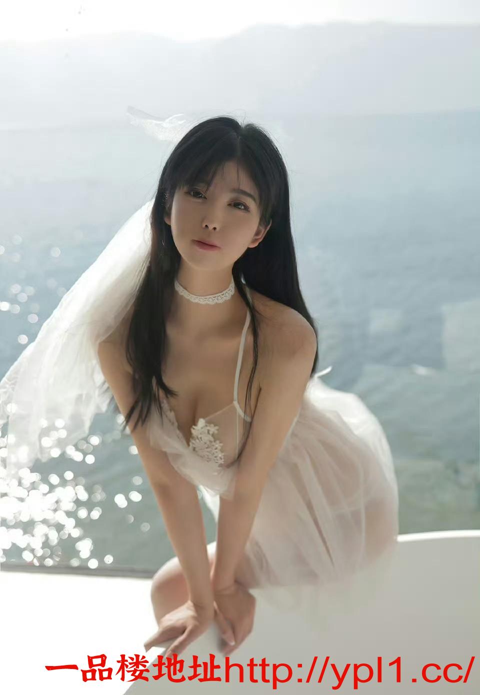 00后粉嫩鲍鱼汁水多口爆兼职学妹