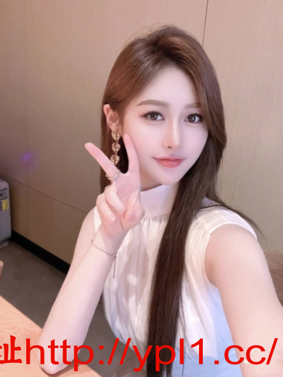 后入清纯御姐的紧致鲍鱼